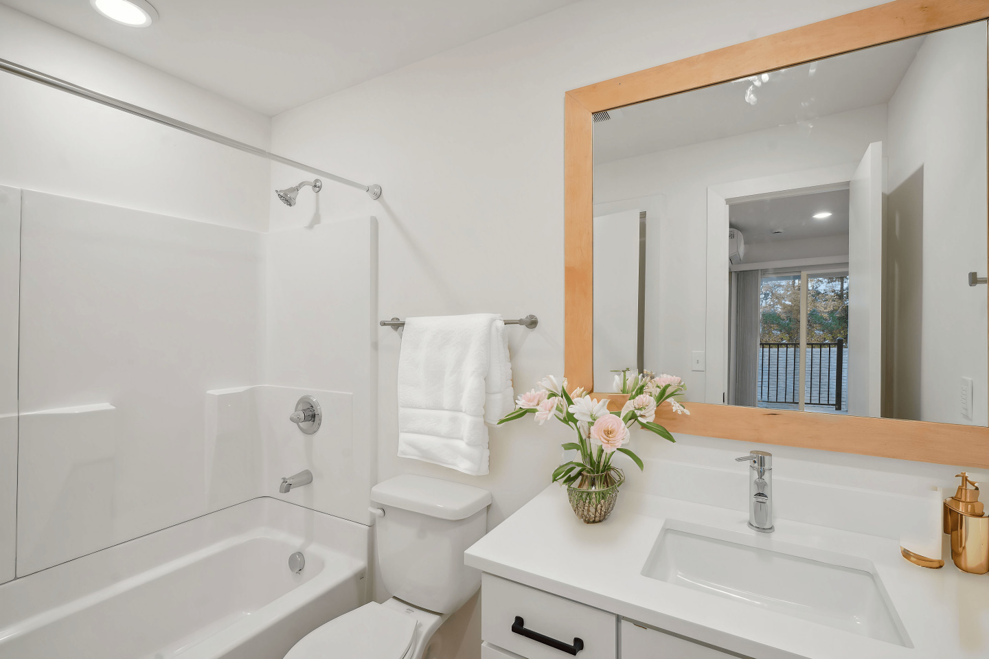 Emerald Place Image 14