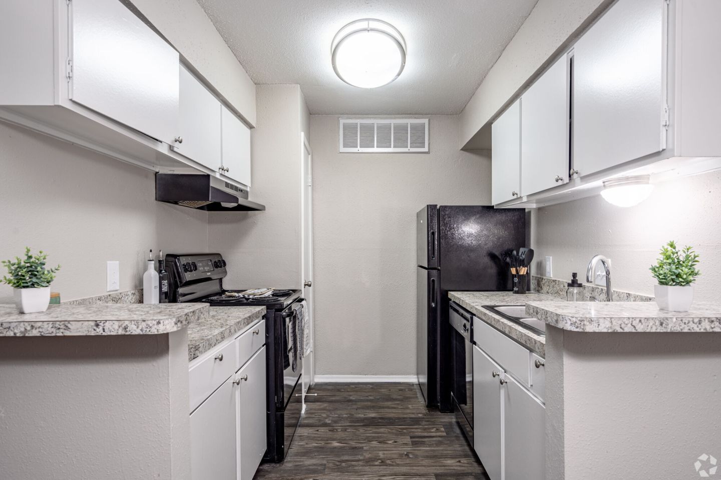Heights at 2121 Image 33