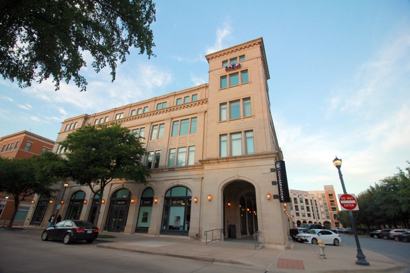 Modera Frisco Square Image 32