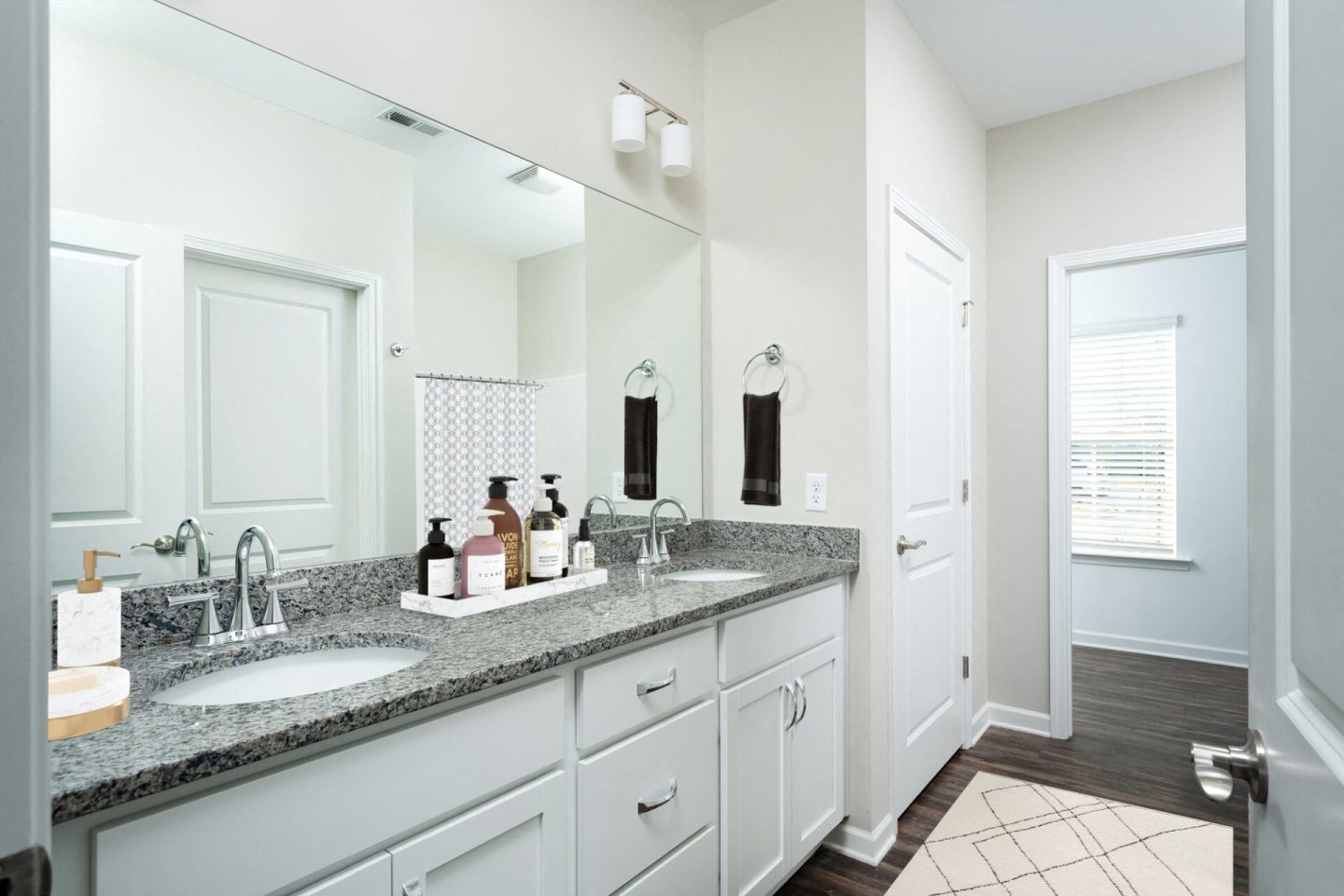 Hamilton Villas Image 18