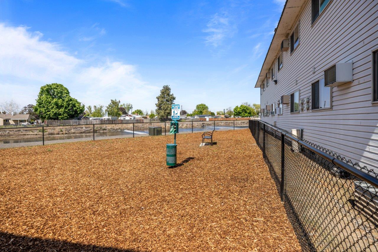 Creekside Apartments Image 5