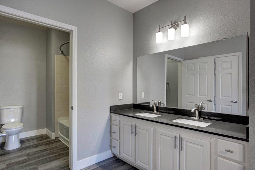 Broadleaf Apartments Image 16