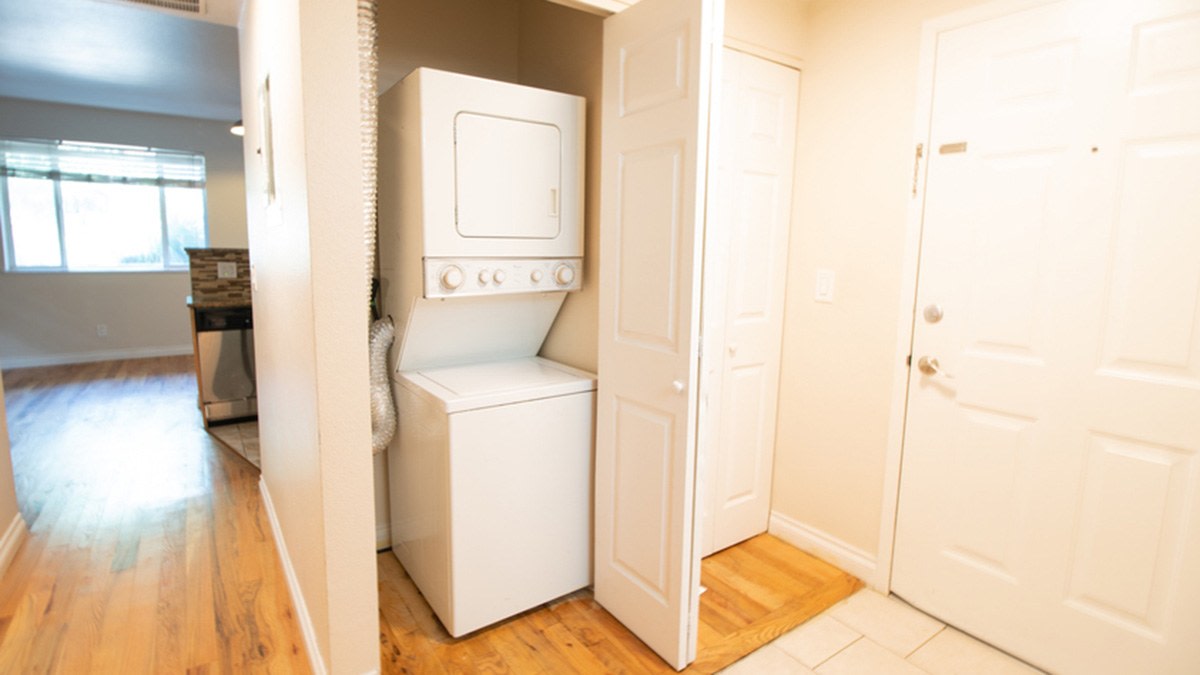 1485 Clayton Image 10
