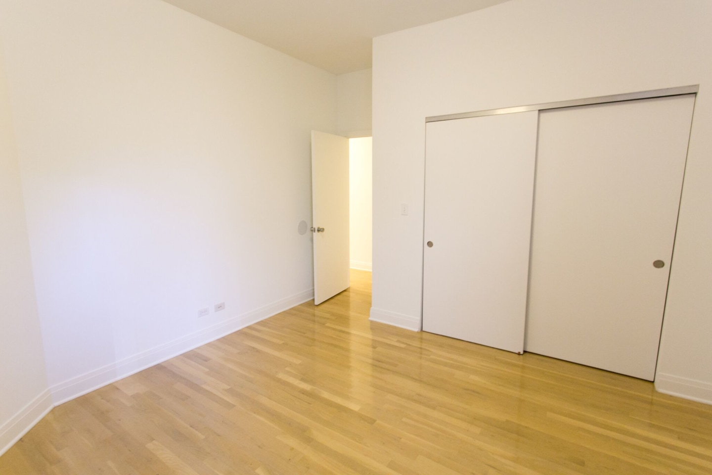 5512 S. Hyde Park Boulevard Image 15