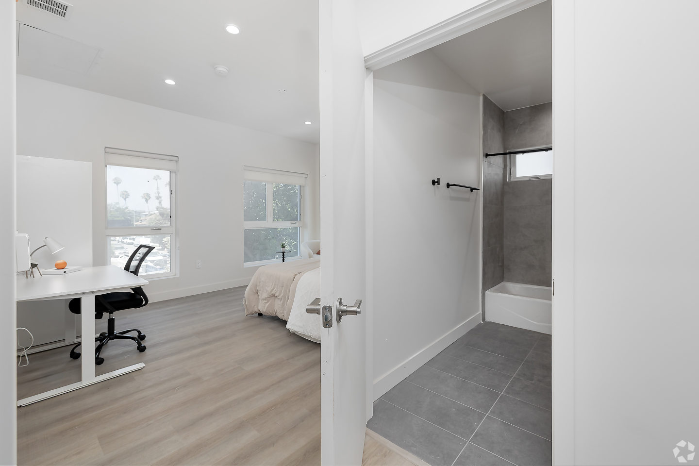 1128 W 37th Drive - Co-Living Image 14