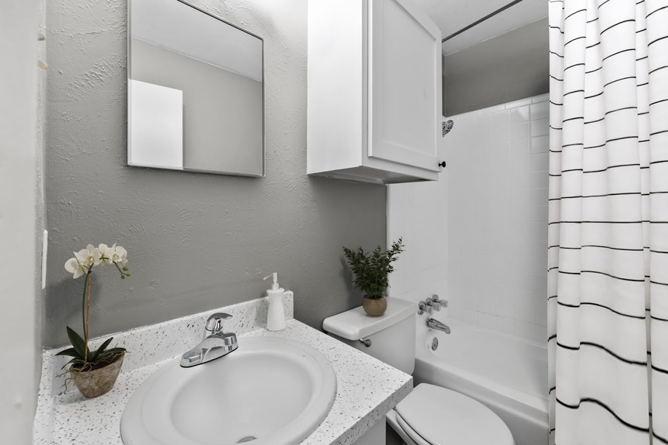 The Weston Apartments - Student Housing Image 18