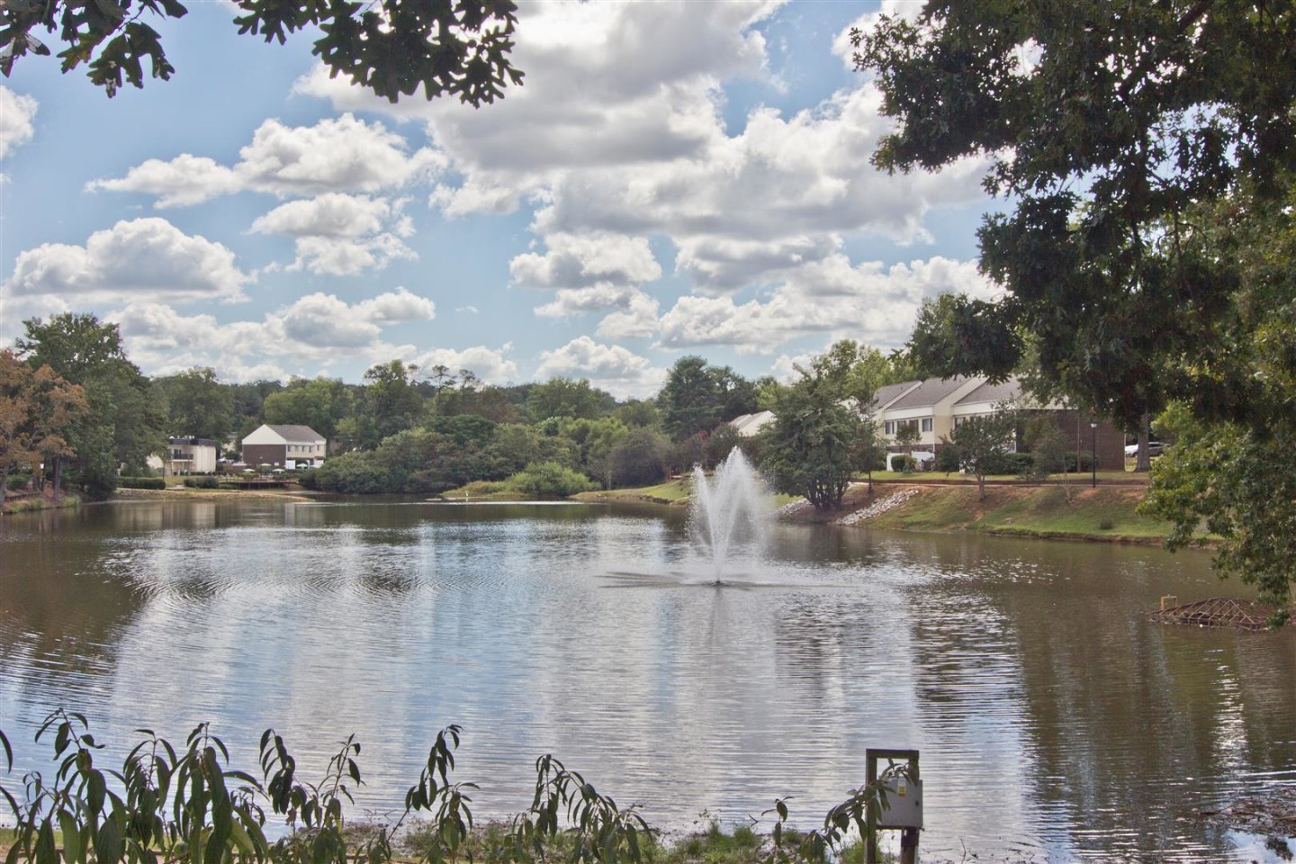 Lakecrest Apartments Image 5