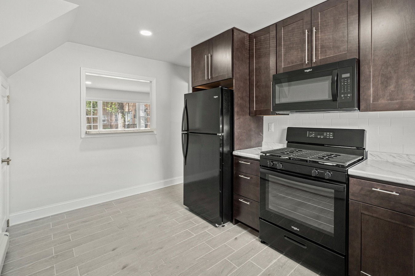 Riverview Manor Apartments Image 3
