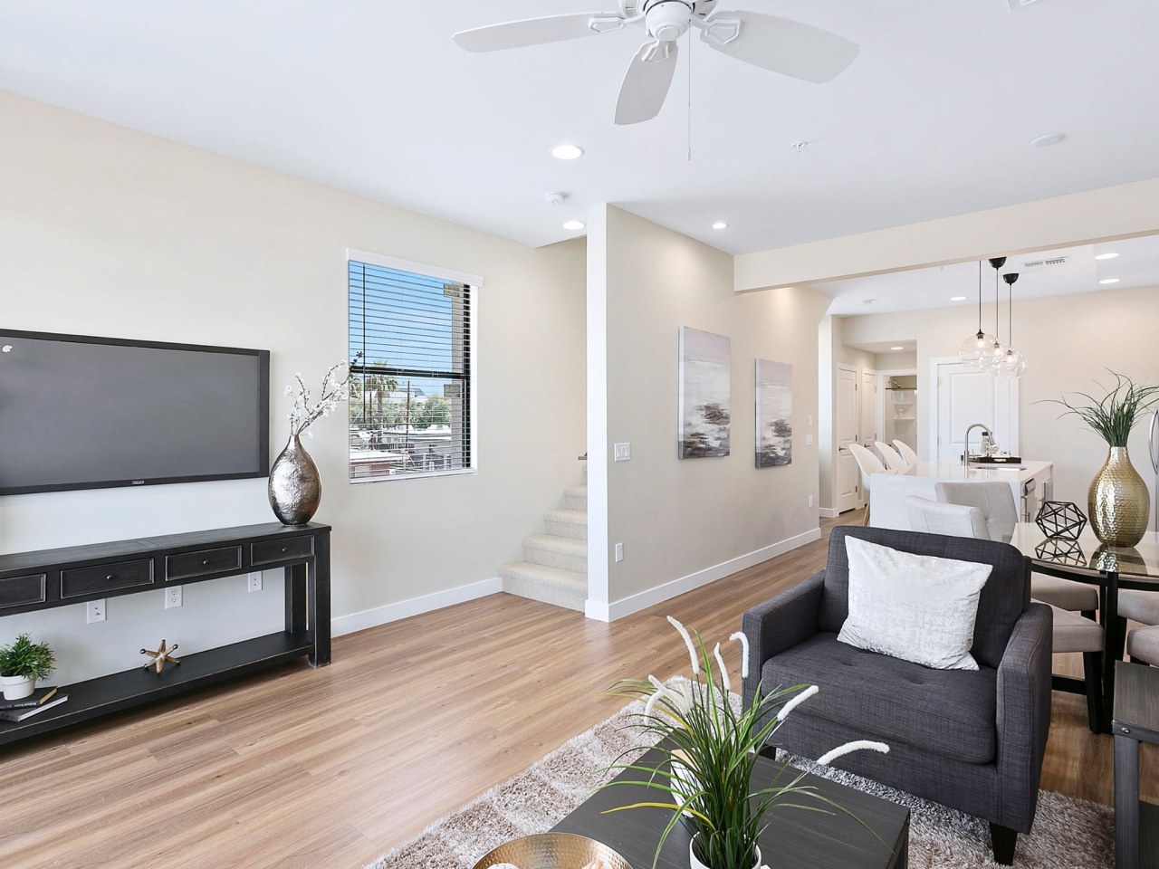 The Hardy Tempe Townhome Living Image 3