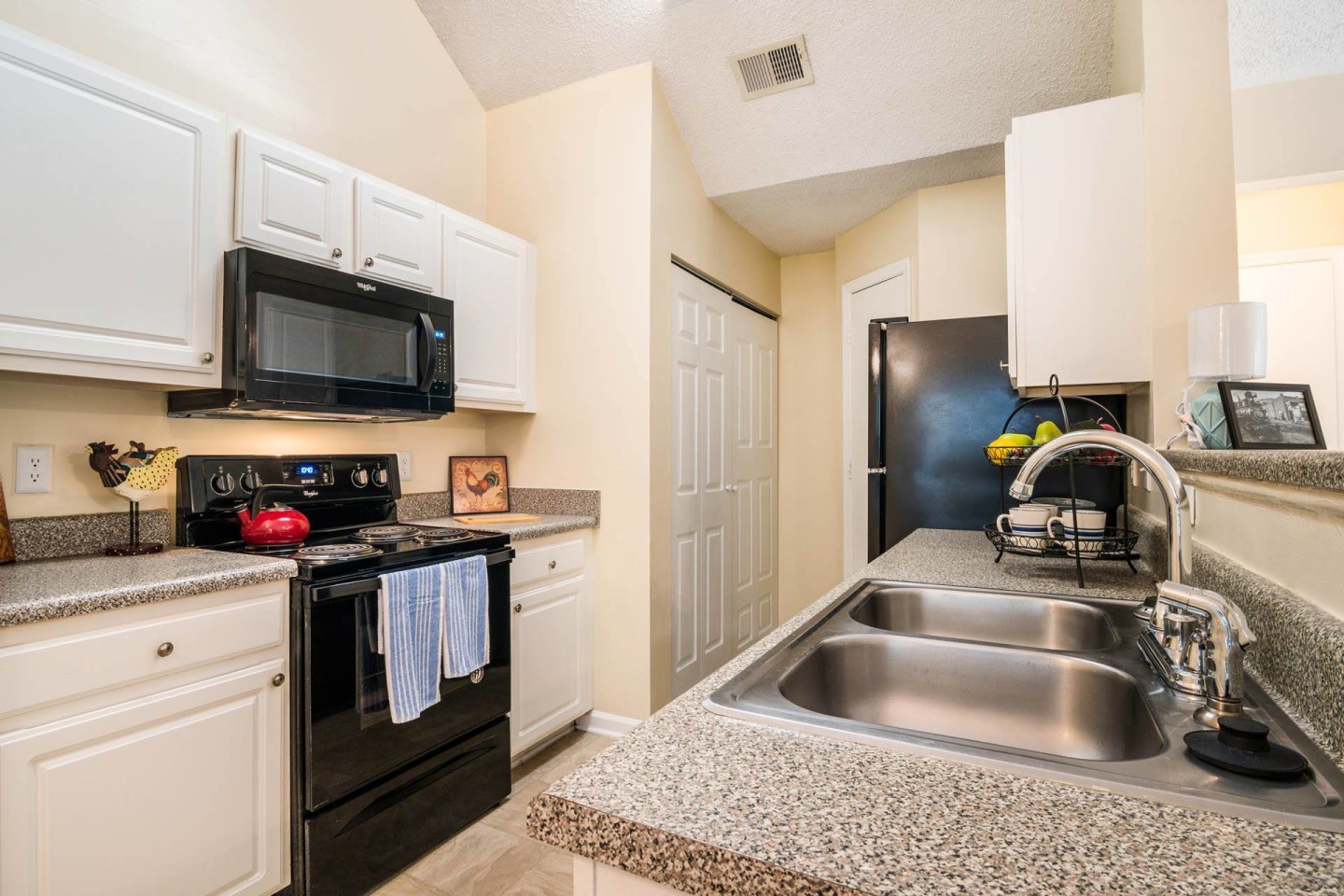 Cedar Springs Apartments Image 8