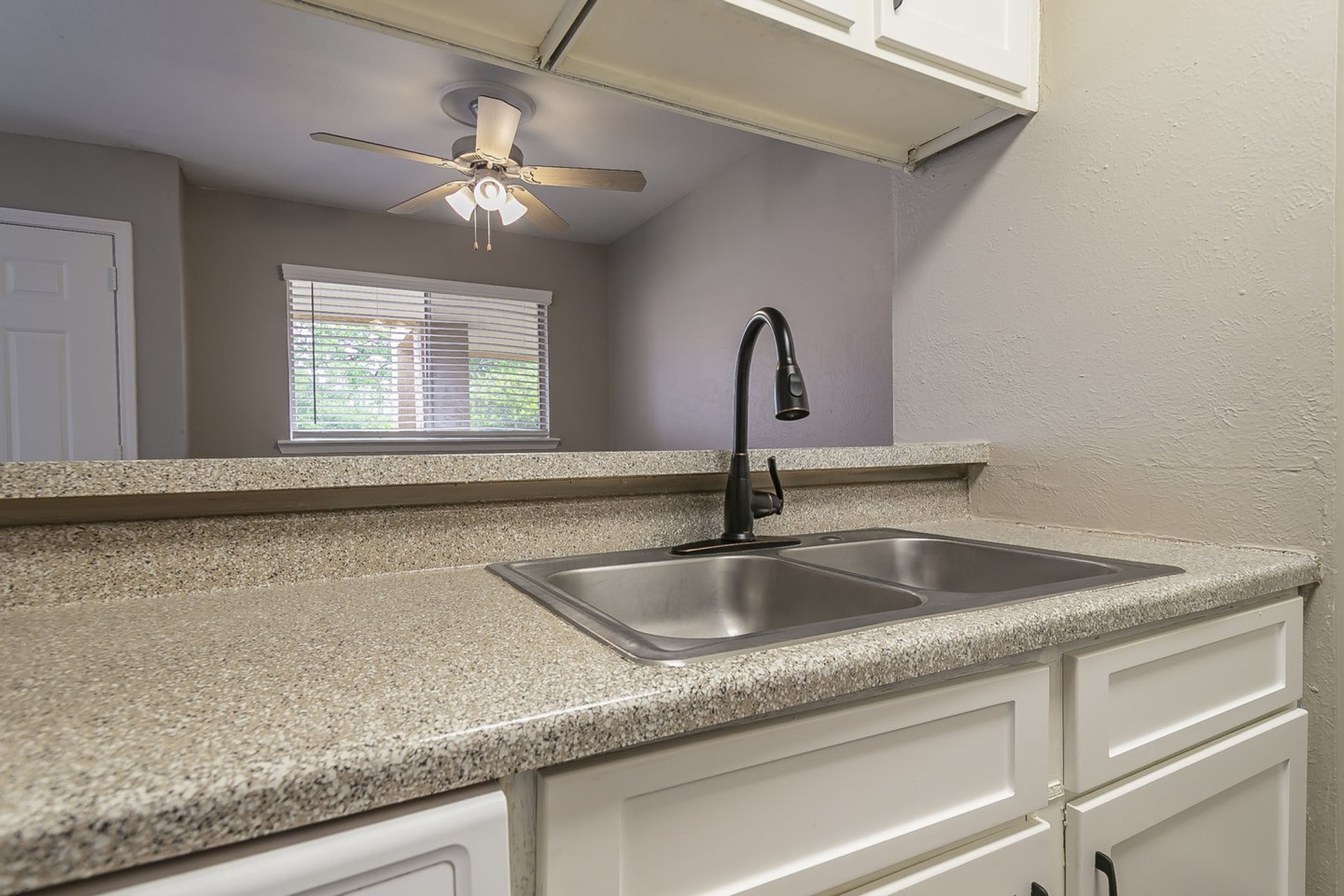 Amber Dawn Apartments Image 10