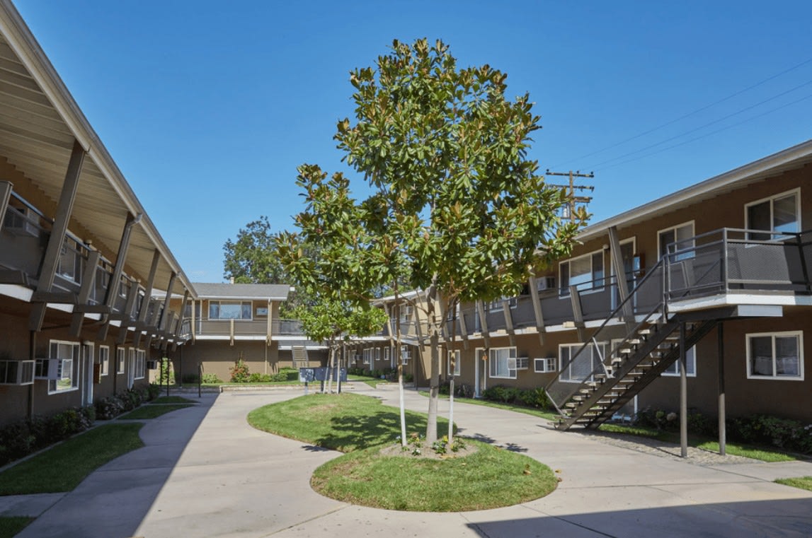Towne Centre at Orange Image 11