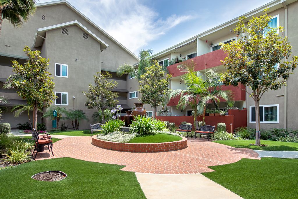 Lombardi Apartments Image 18