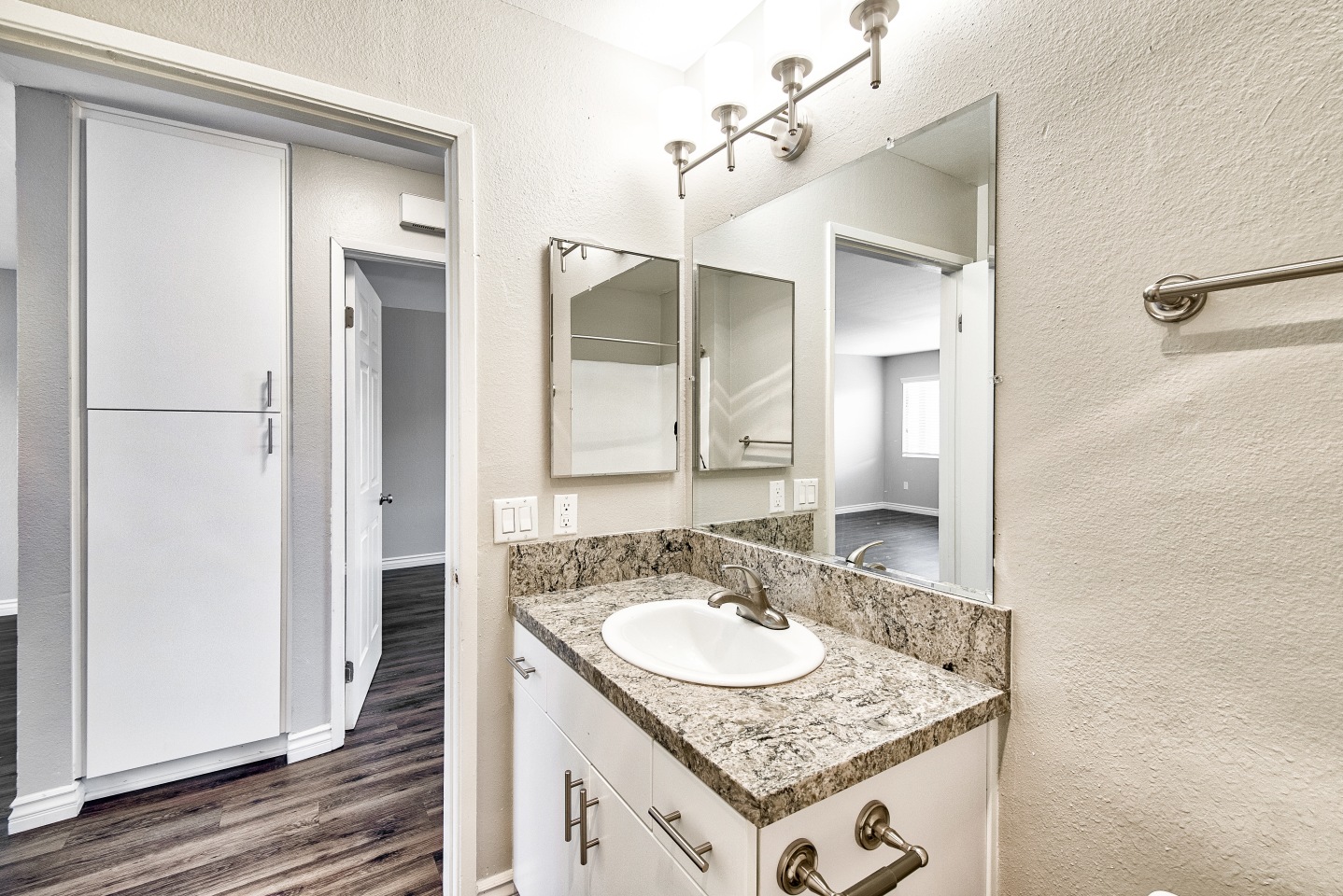 Monterey Apartments Image 6