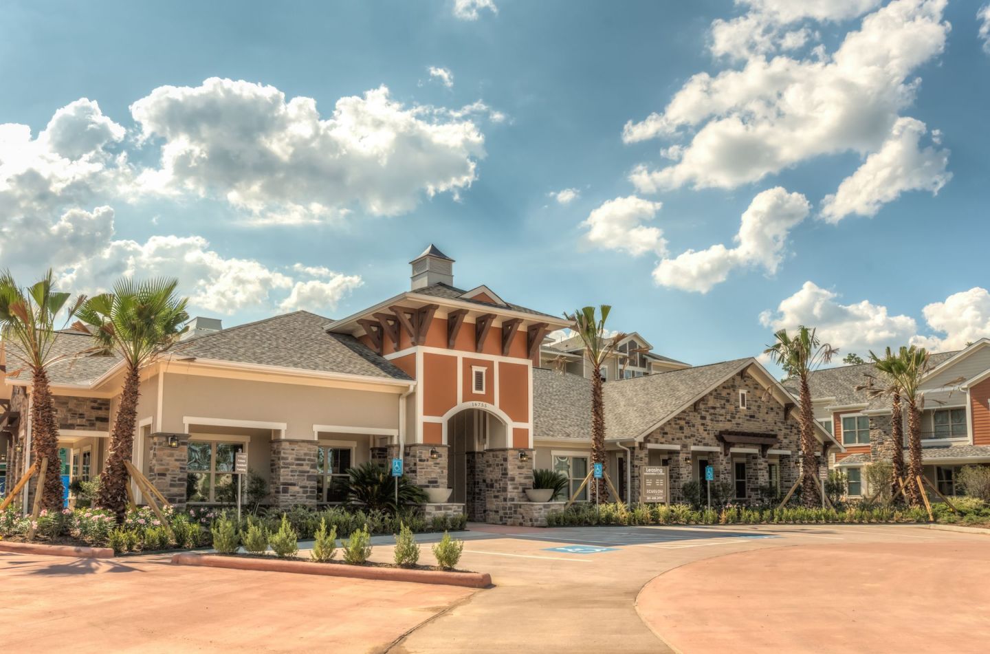 The Pointe at West Lake Image 11