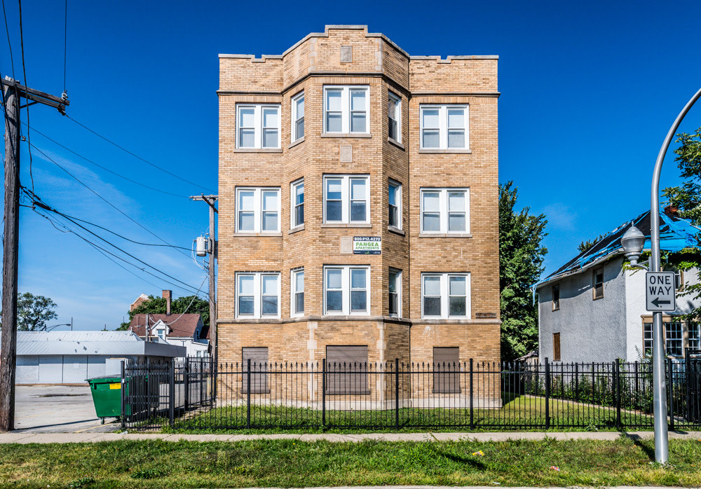 7846 S Saginaw Ave Image 1