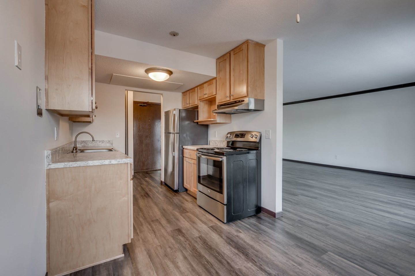 Shelard Village Apartments Image 18