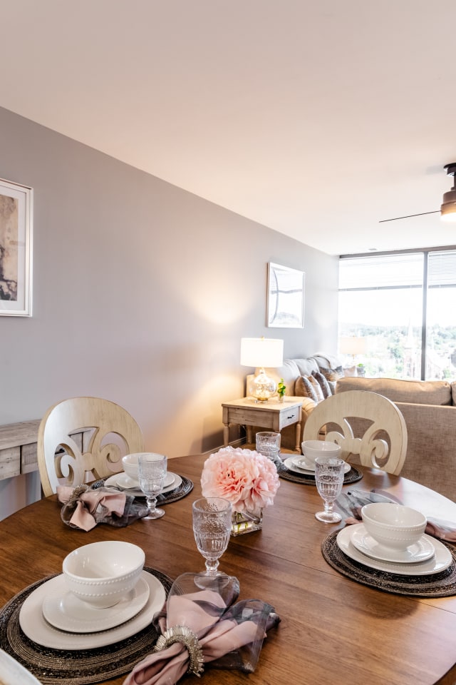 The Residence at 1000 Elm Image 12