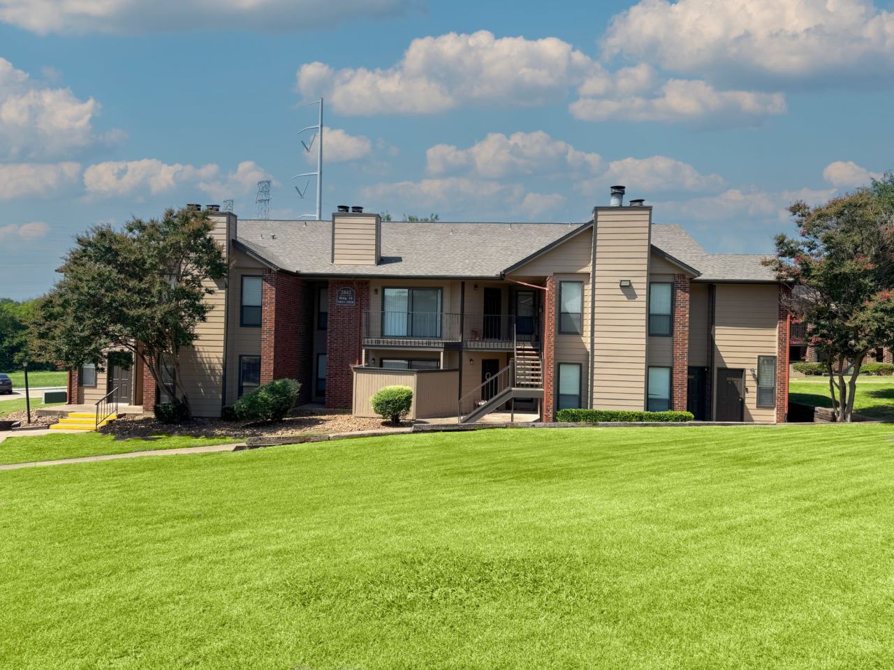 Valley Creek Apartments Image 2