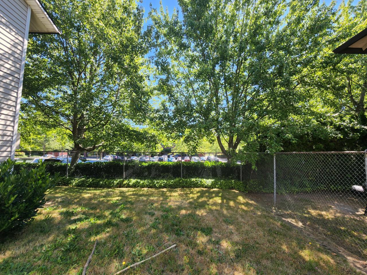Emerald East Apartments Image 2