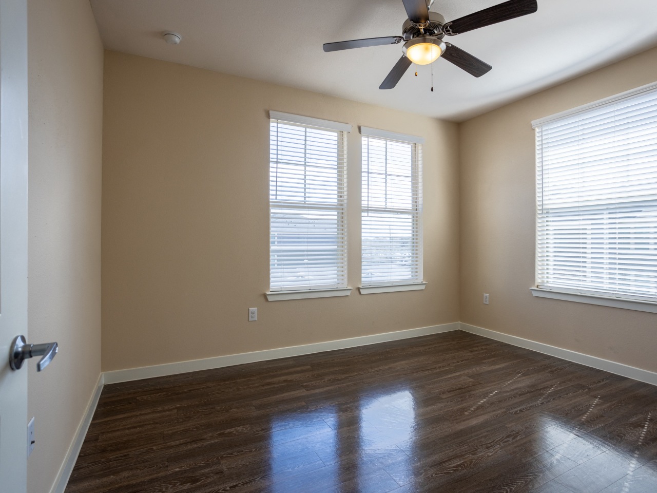 Smart Living Cullen Image 6