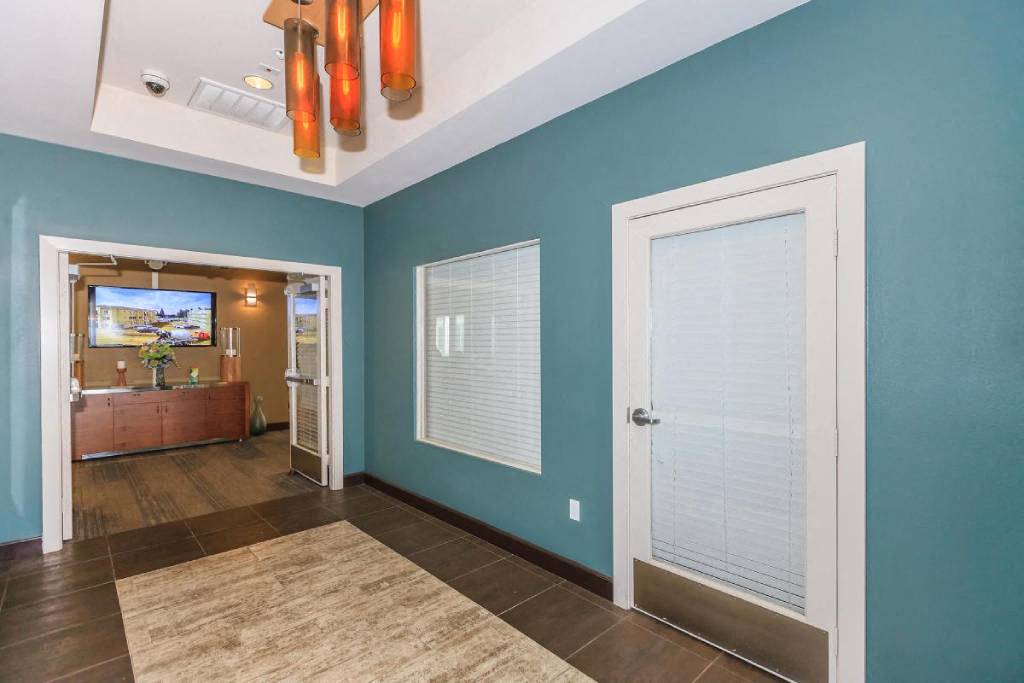 Senior Housing - Villa Serena Senior Apartments Image 16