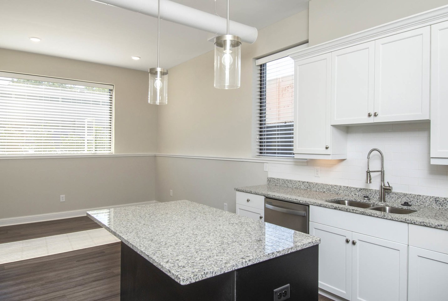 Second Avenue Apartments Image 11