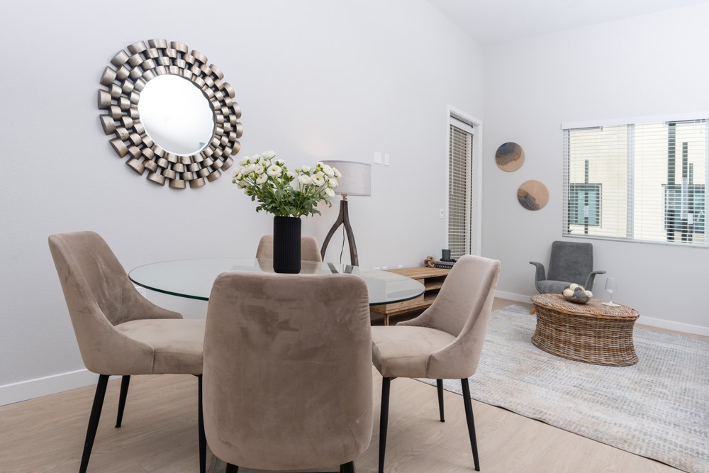 Downtown Ontario Luxury Apartments Image 18