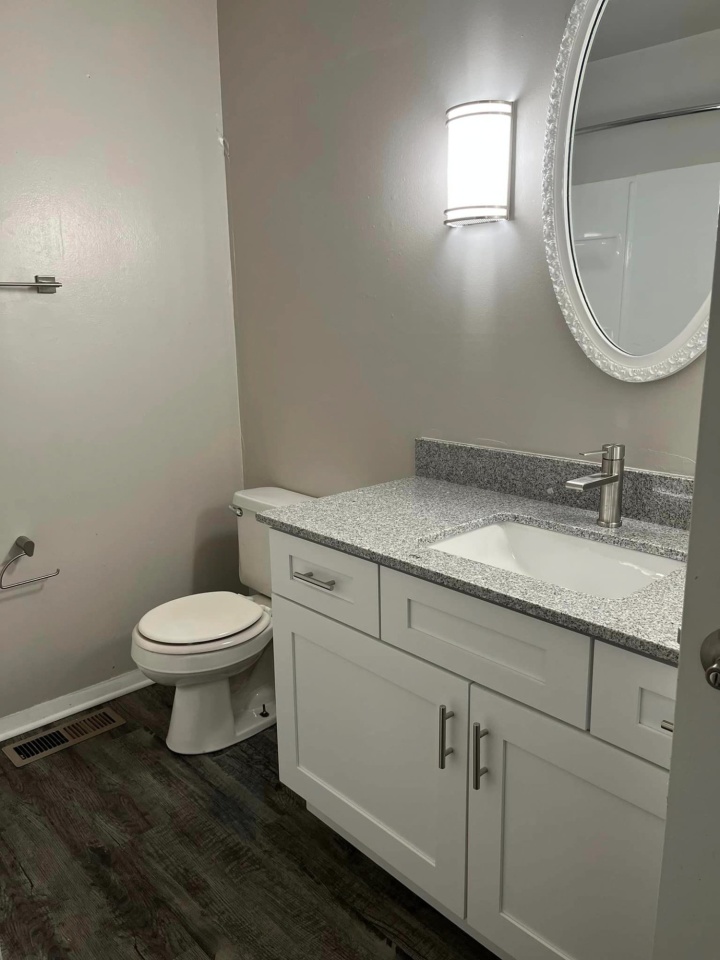 Black Hawk Apartments Image 16