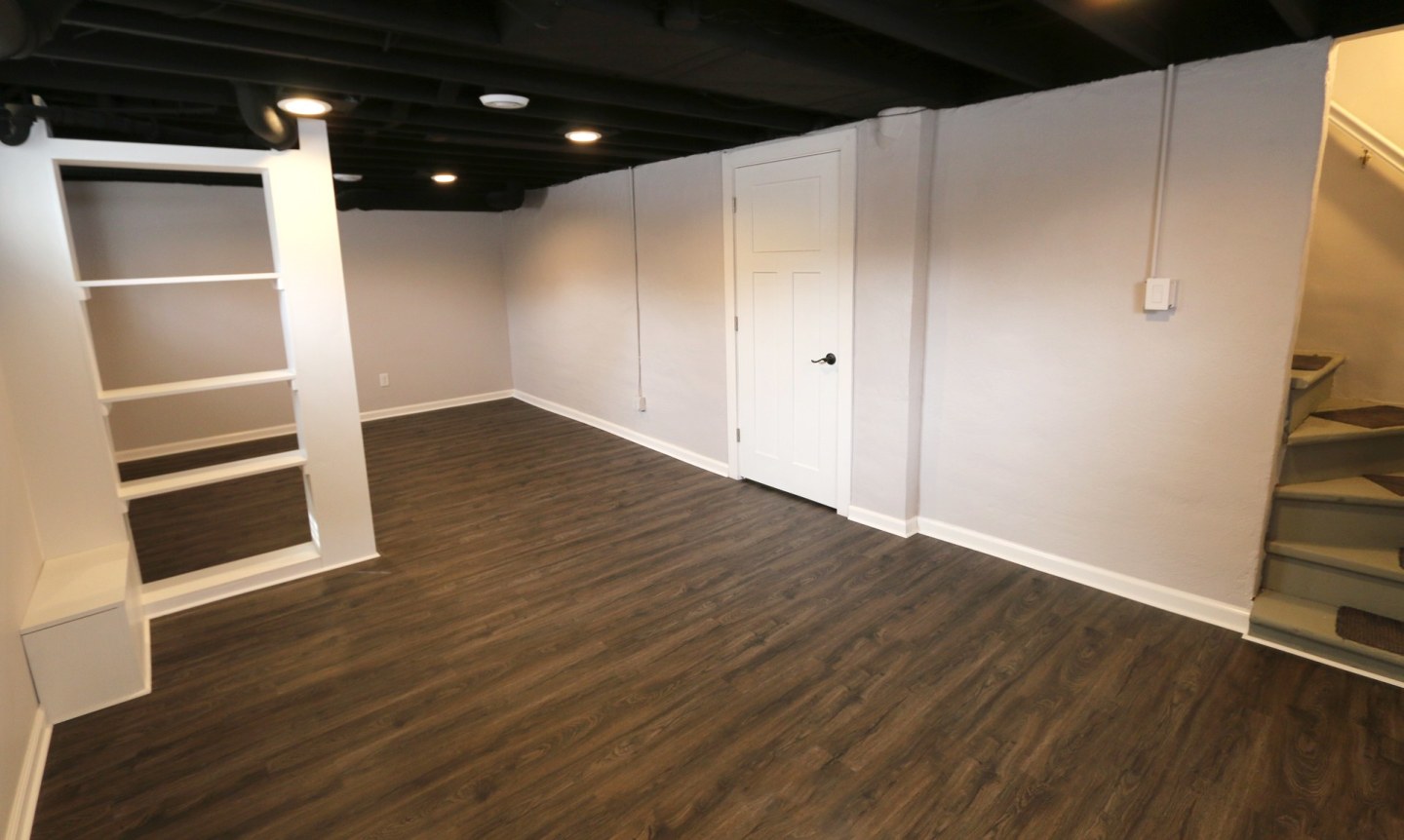 929 Summit Image 26
