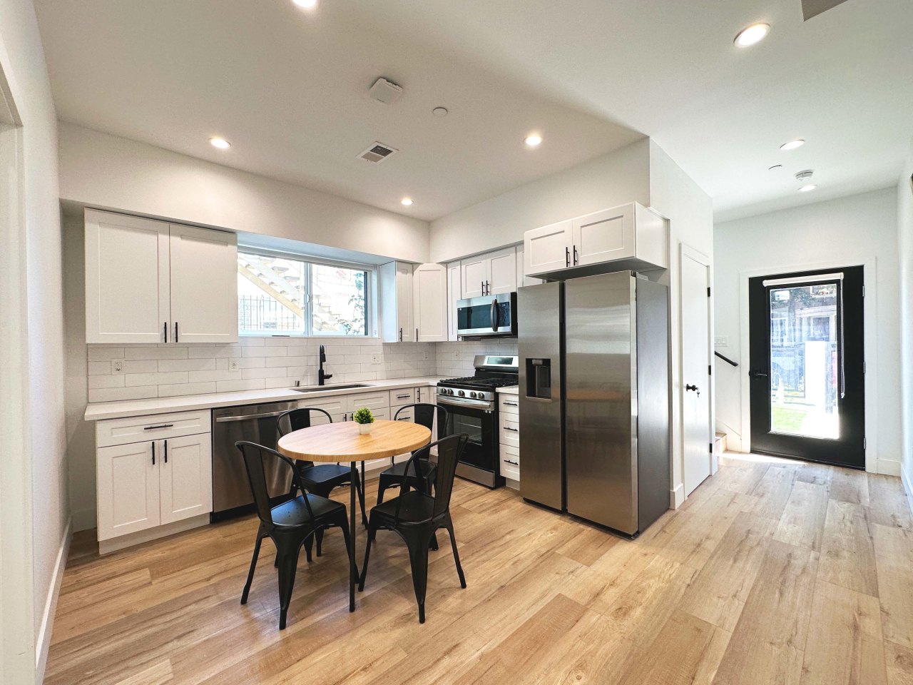 2909 Kenwood Avenue - Co-Living Housing Image 8