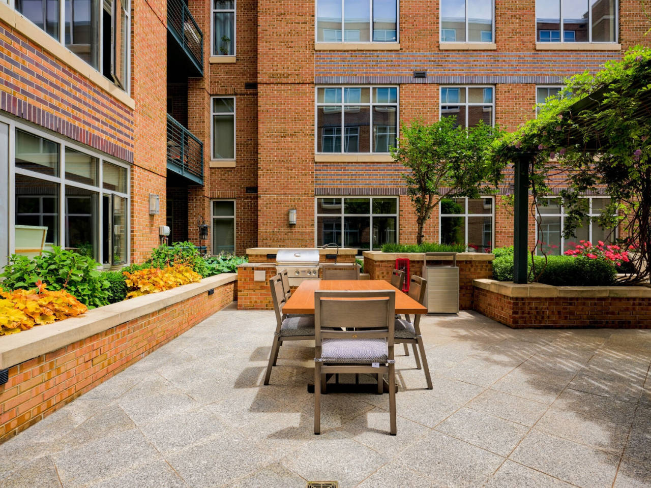 The Crescent at Fells Point Image 11