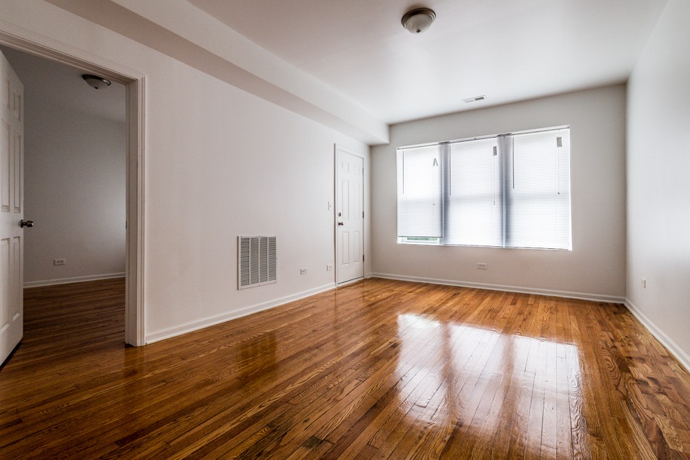 7406 S Perry Ave Image 3