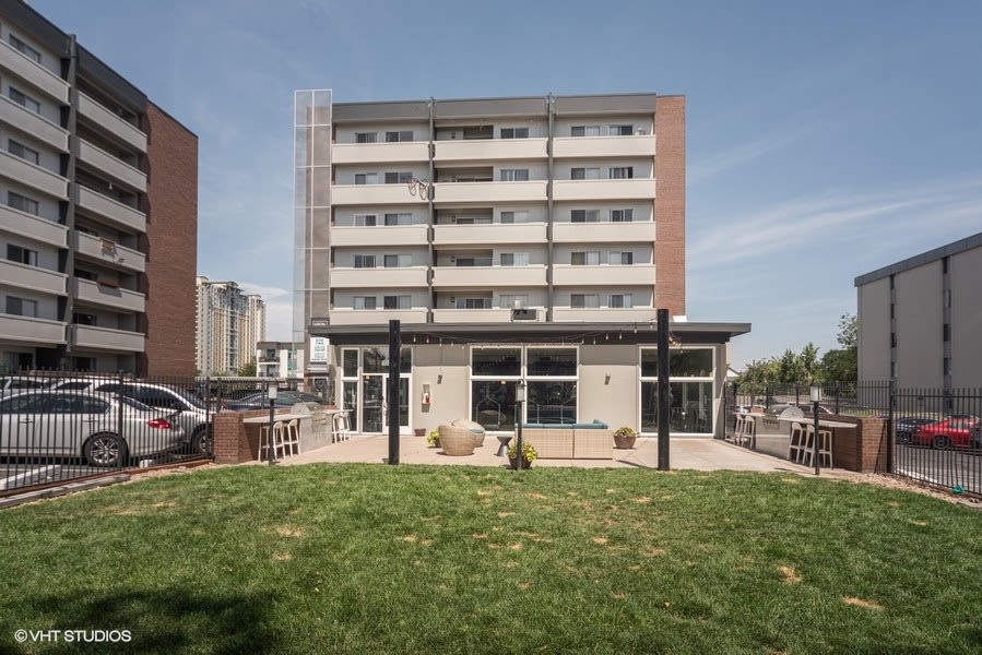 878 S Dexter Image 9
