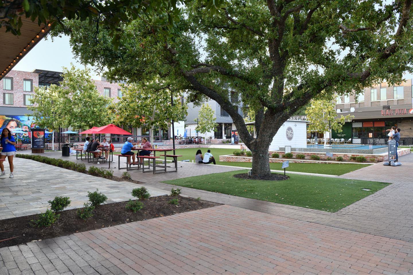 100 Park Image 21