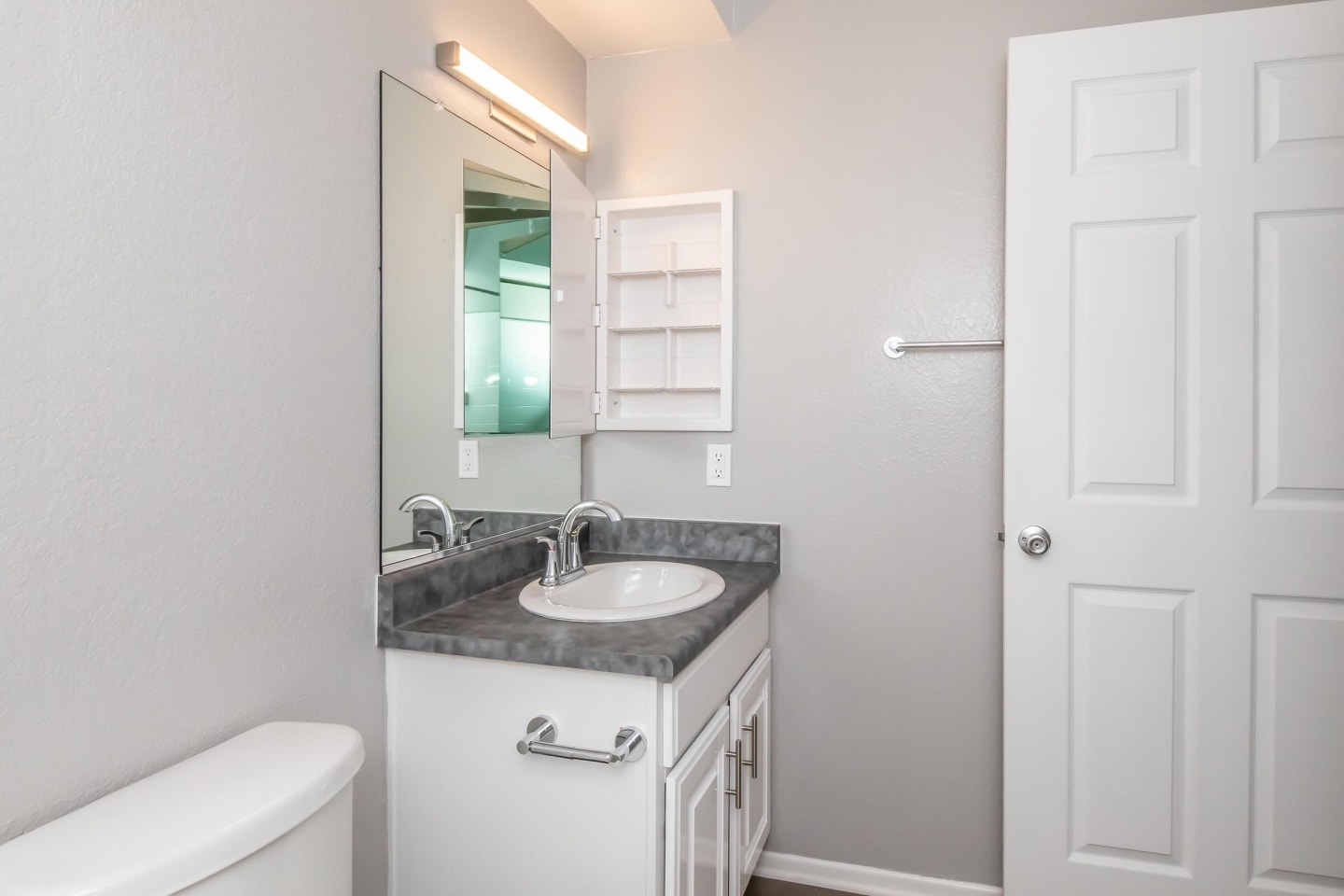Palm Court Apartment Homes Image 41