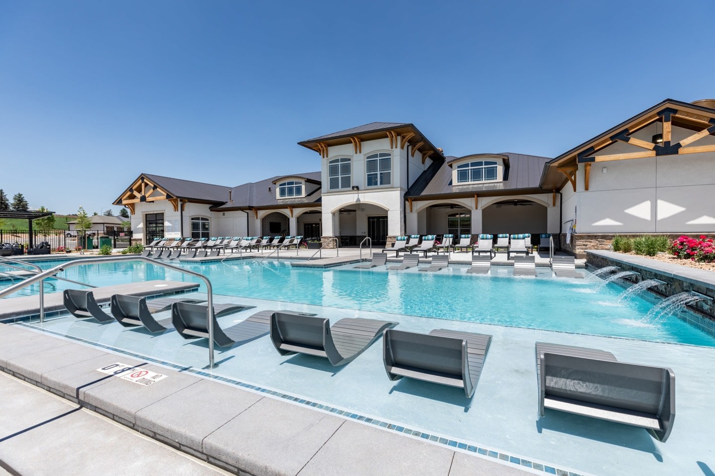 Destination at Arista Apartments Image 8