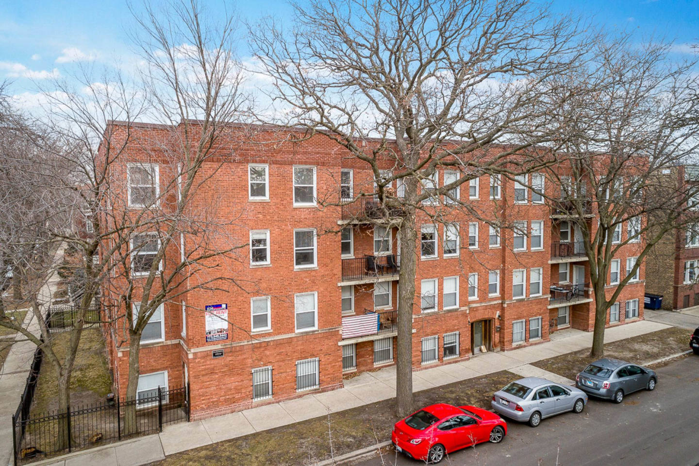 2520 W Leland Image 1