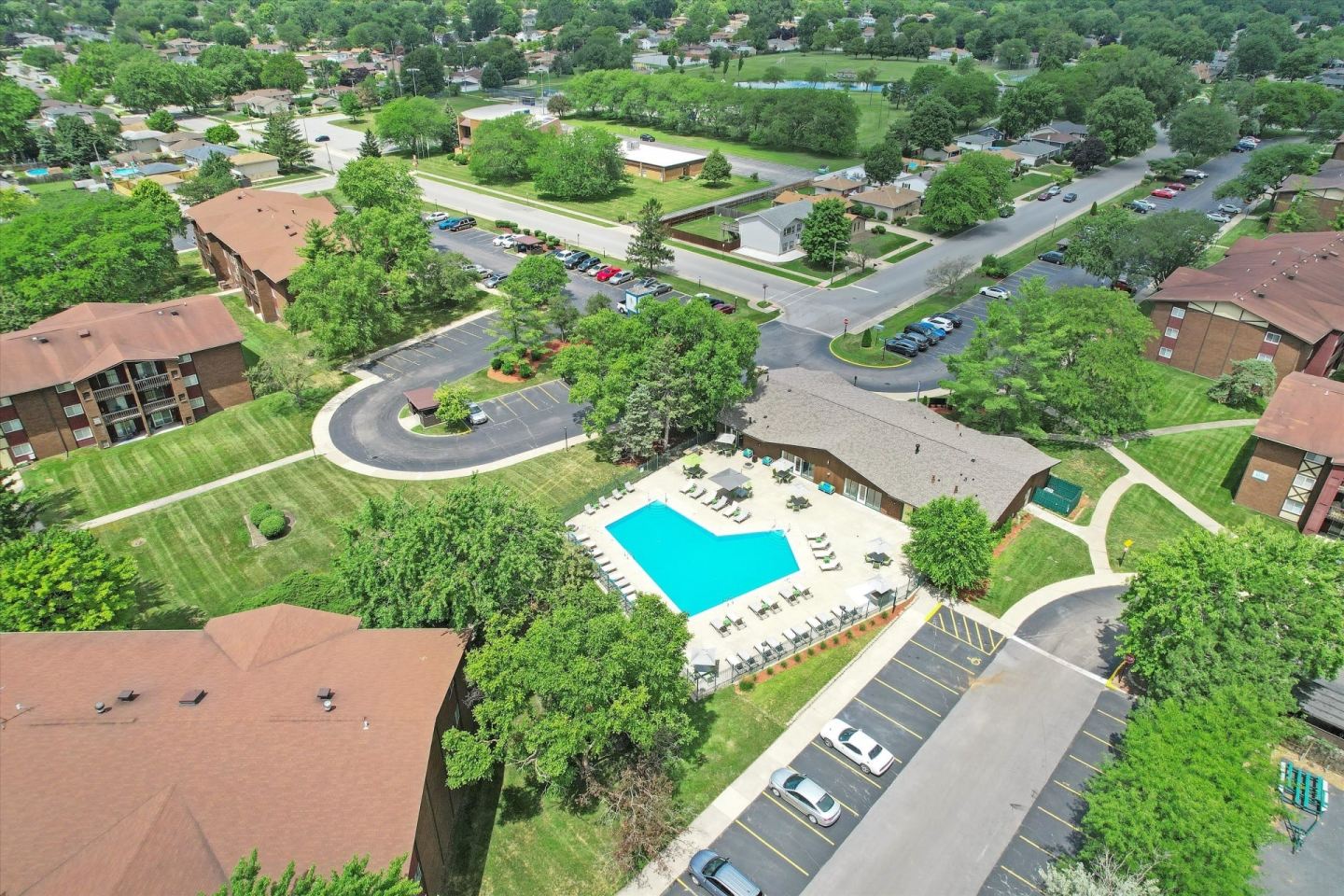 Hampton In Highland Apartments Image 4