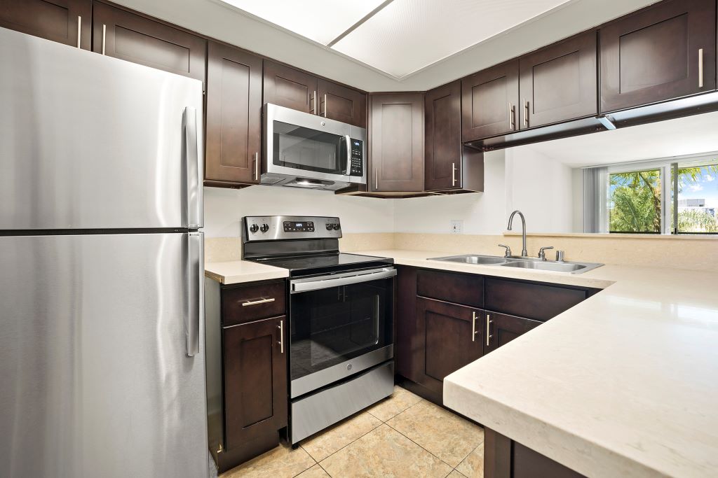 Parkway Plaza Apartments Image 47