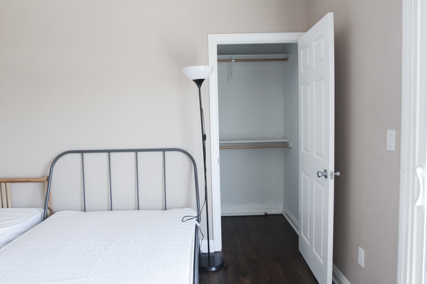 1337 W 36th Place - Co-Living Image 7