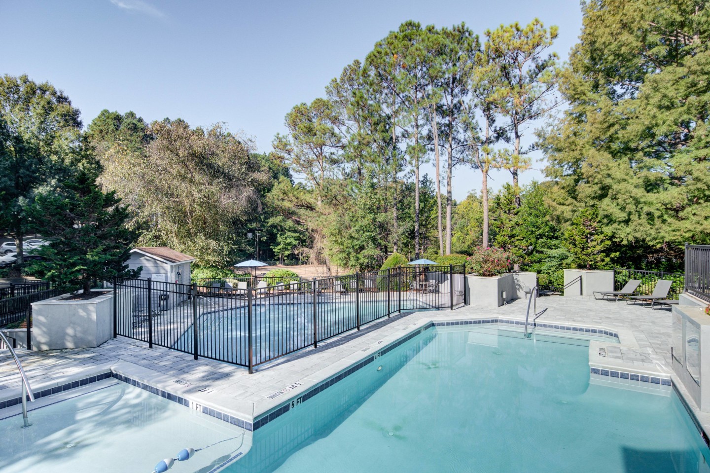 The 1800 at Barrett Lakes Apartments Image 13