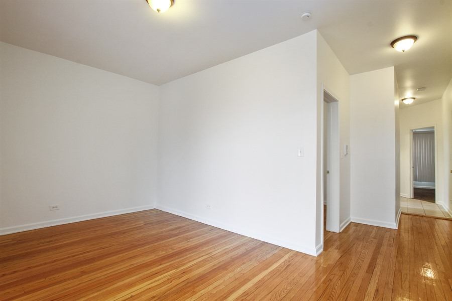 6101 S Langley Ave Image 17