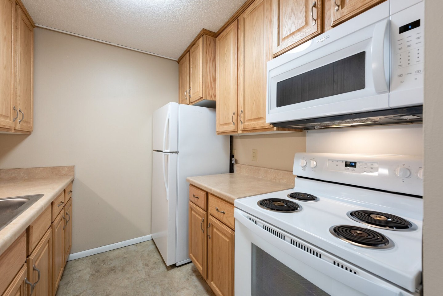 Shamrock Court Apartments Image 2