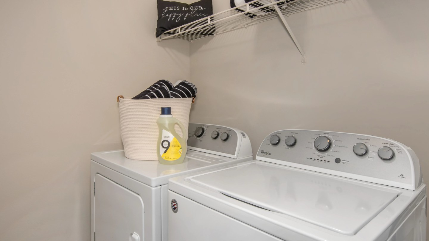 Emory Lakes Luxury Apartments Image 38