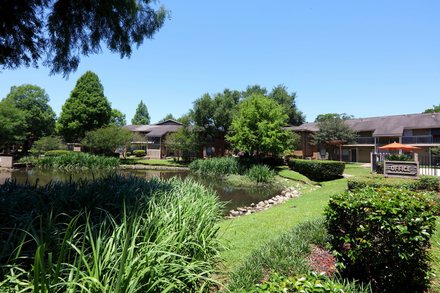 Diamond Lakes Apartment Homes Image 19