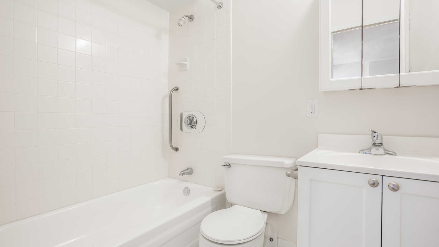 929 House Image 1