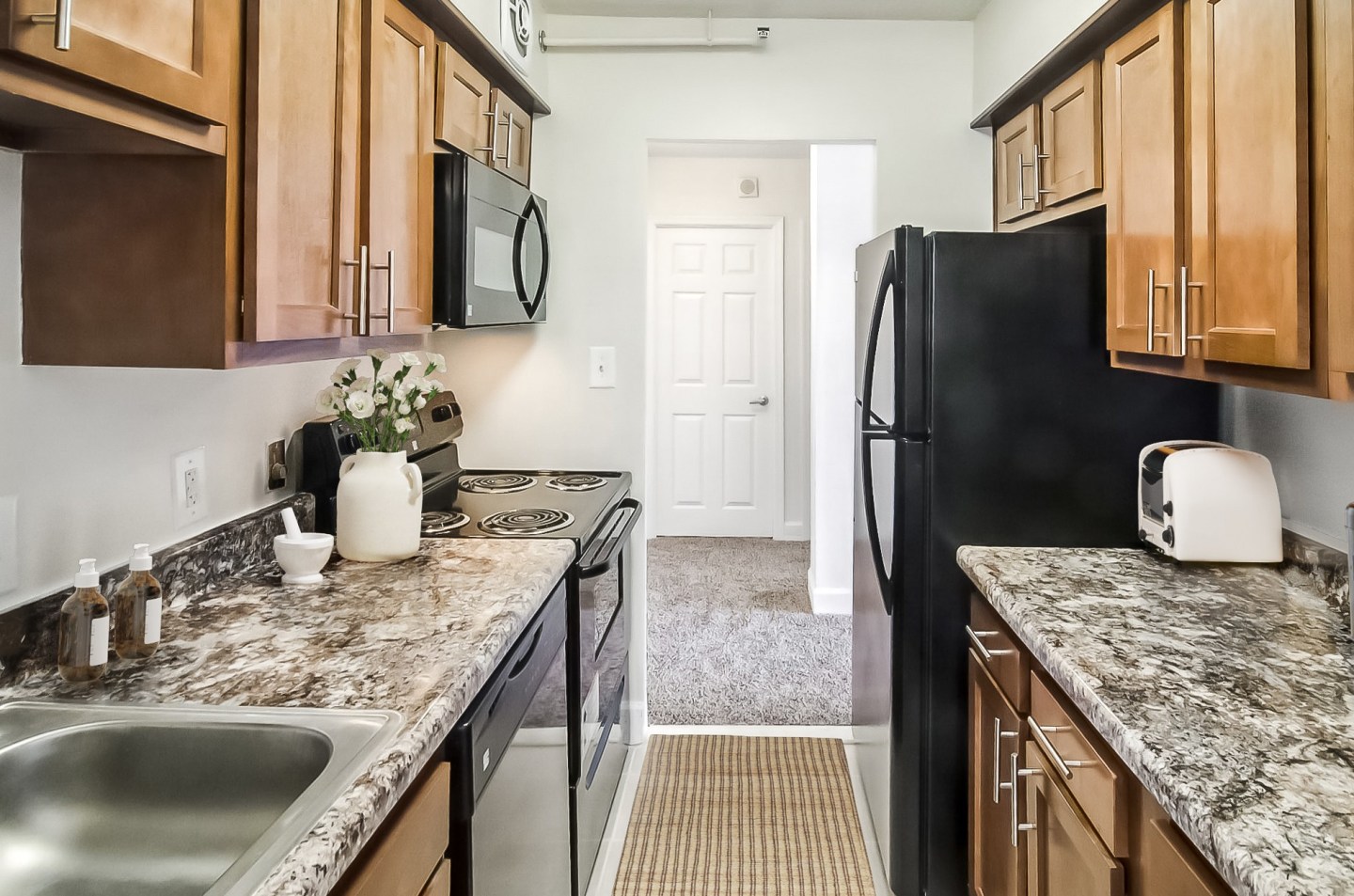 The Apartments at Charles Plaza Image 15
