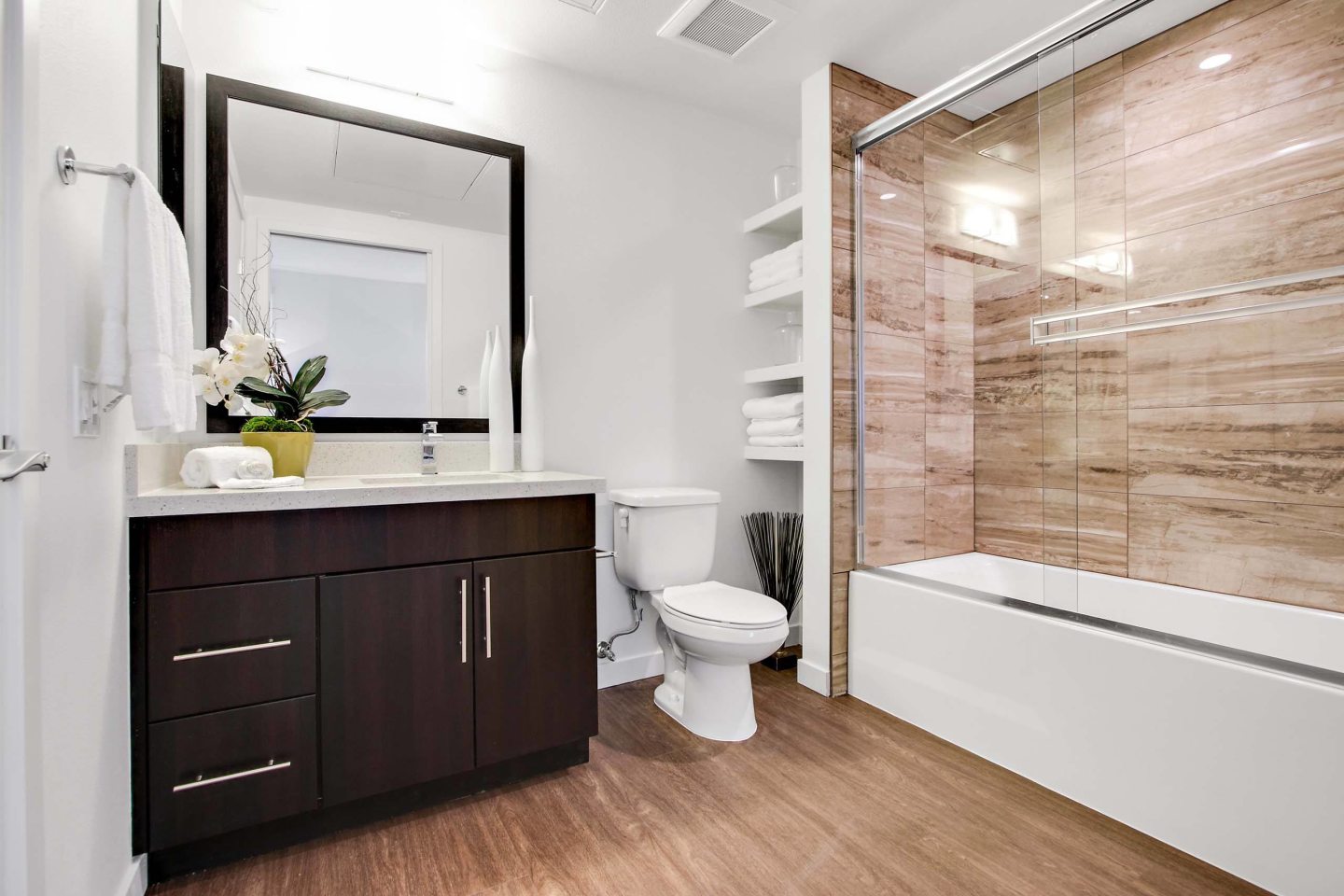 The Metropolitan at Larchmont Village Image 21