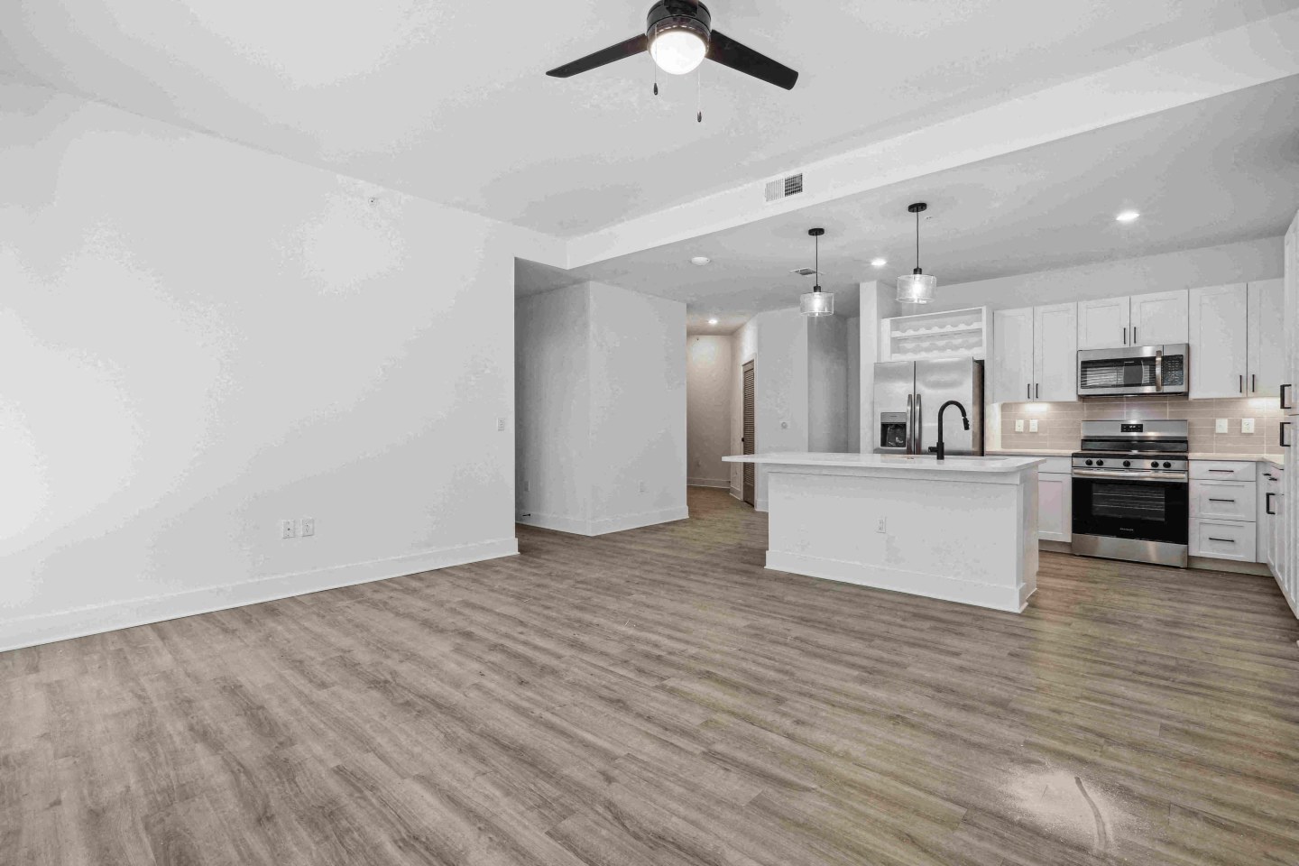 Linz Bayview Apartments Image 5